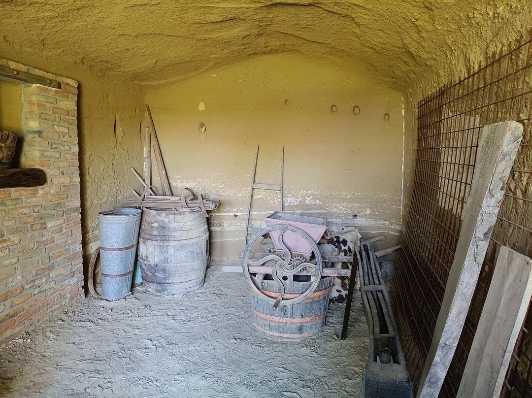 Case Grotta Di Mombarone-阿斯蒂必去景点