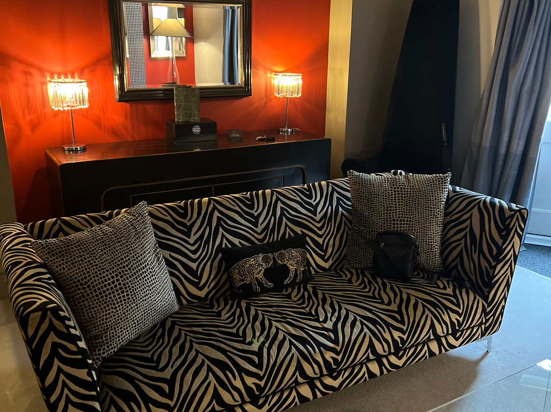 广场联排别墅酒店主图