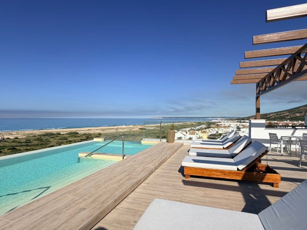 扎哈拉海滩酒店由Q酒店-泳池