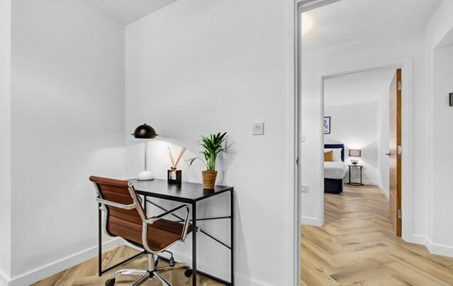 Hybrid Resi - Mitcham Close to Tooting and Wimbledon