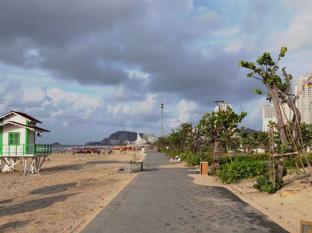 Back Beach-头顿必去景点