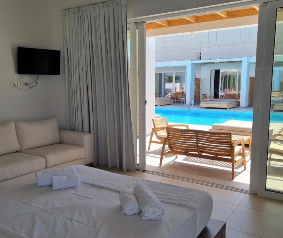 Blue Summer Luxury Suites