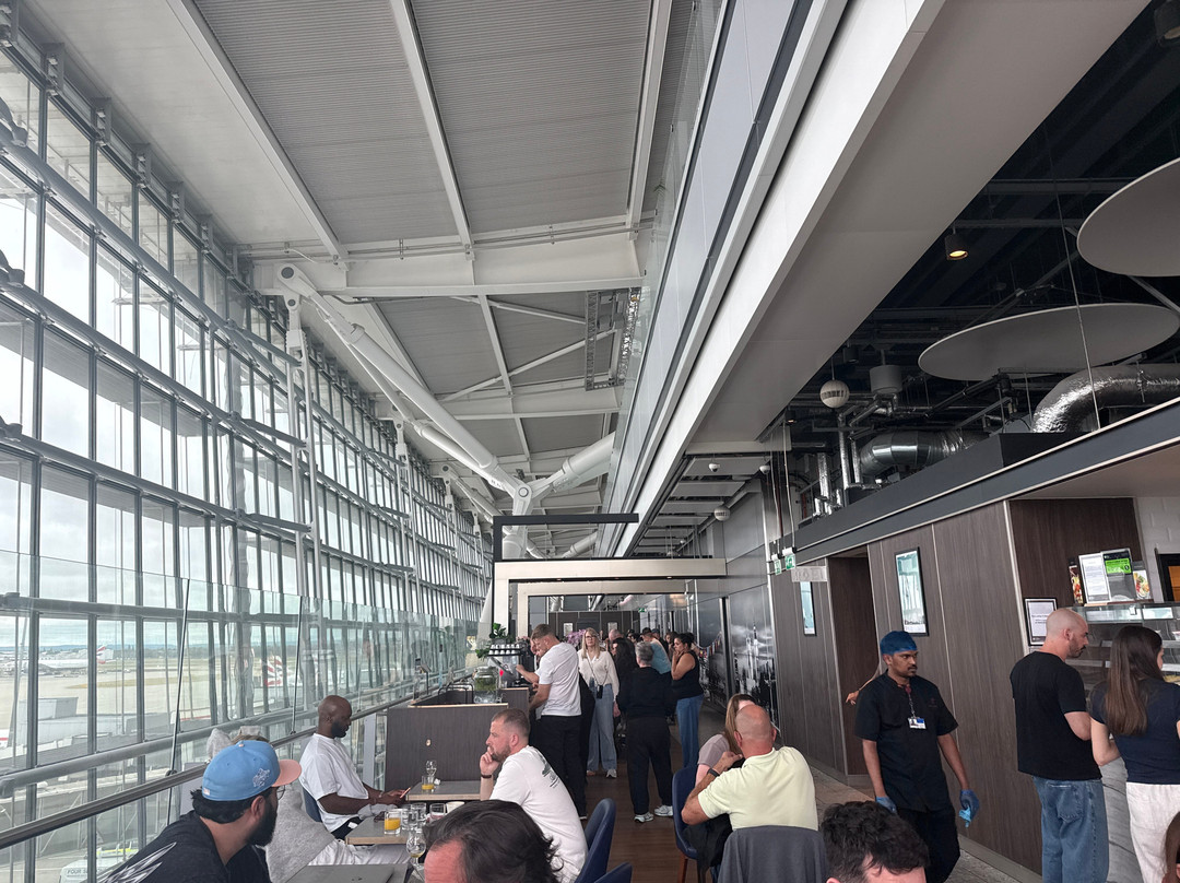 Plaza Premium Lounge Heathrow T5 Departures-伦敦必去景点