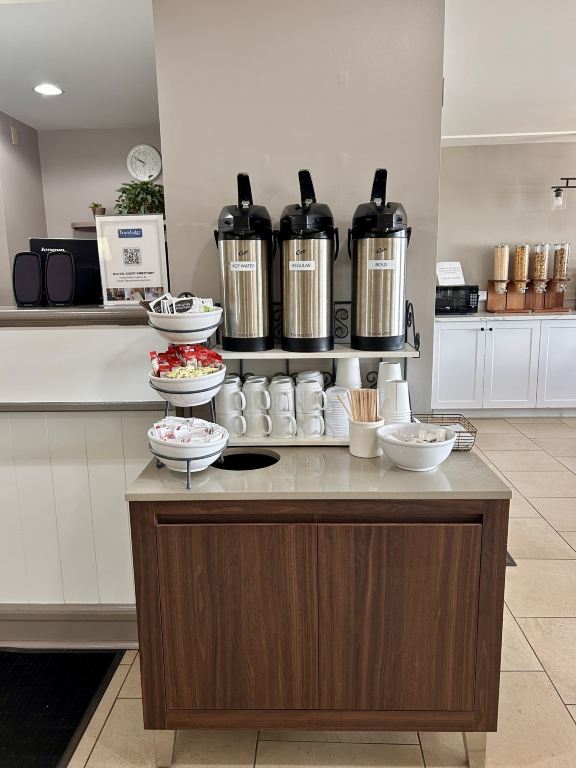 里贾纳温德姆Travelodge套房/Eastgate Bay酒店-度假村/酒店