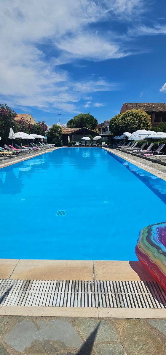 尼瑞阿斯度假村 科孚-旅行者