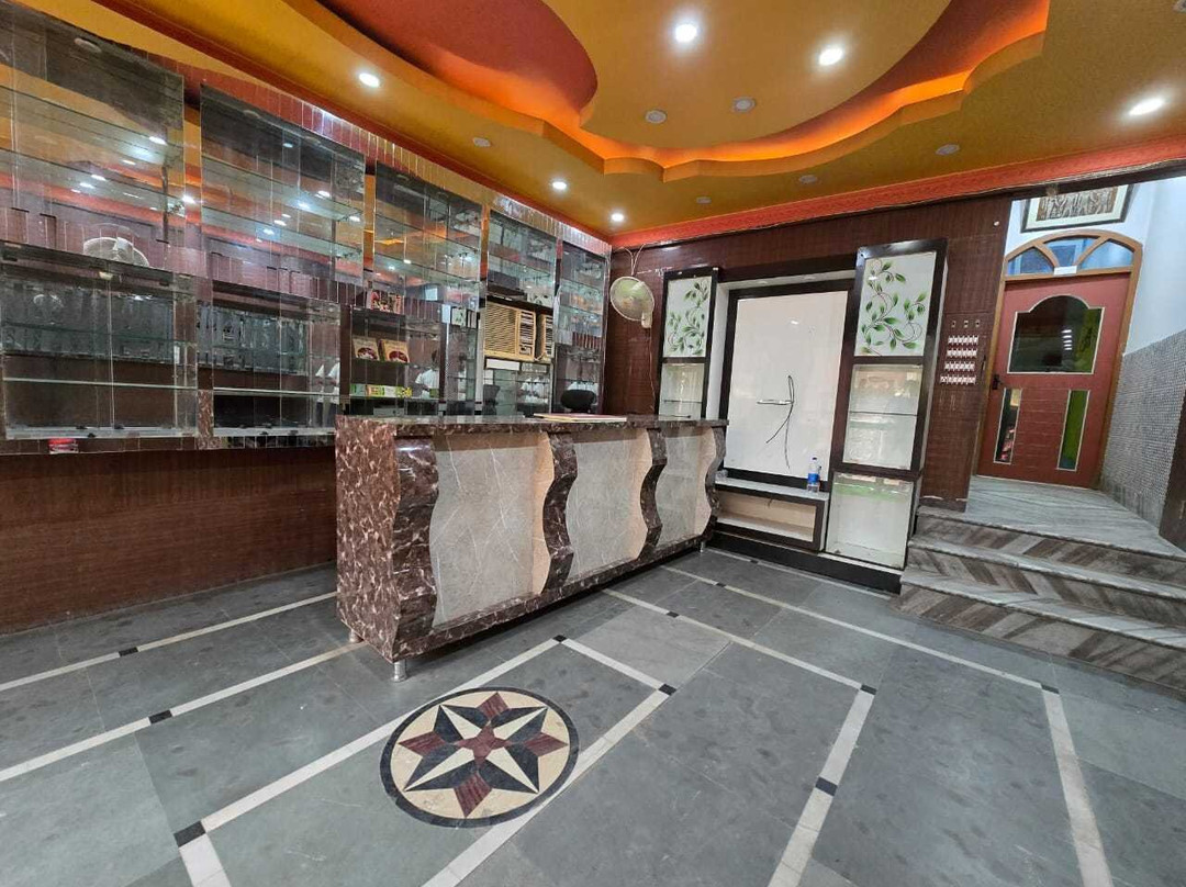 SPOT ON Samrat INN