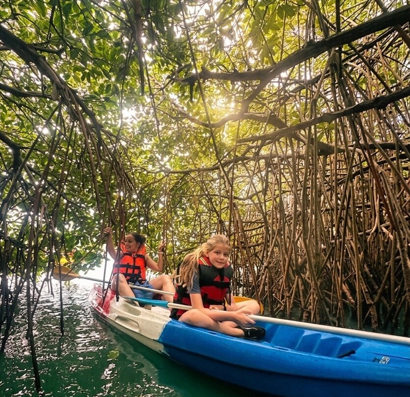 ''Kayak adventure in Rekawa Lagoon''-Rekawa必去景点