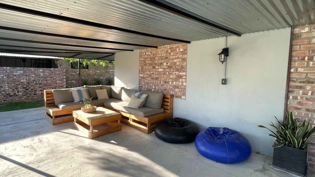 Uis Elephant Guesthouse-旅行者