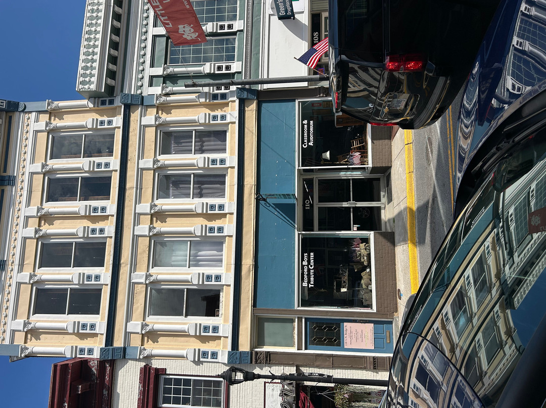 Bedford Boys Tribute Center-Bedford必去景点