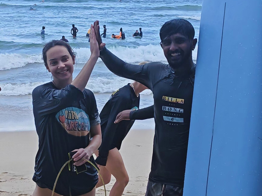 Hiri Surf School-迪克韦勒必去景点