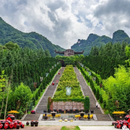 湖北武汉+武当山+神农架+恩施市+宜昌10日9晚跟团游