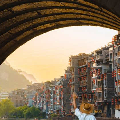 贵州贵阳+黄果树景区+荔波+西江千户苗寨+镇远县3日2晚拼小团