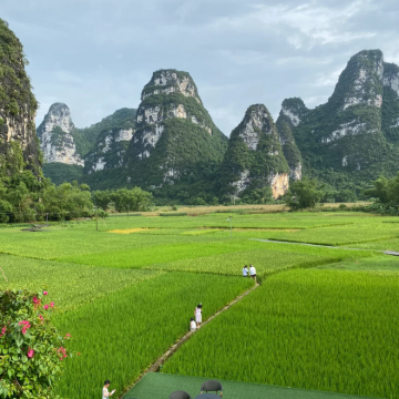 南宁+崇左+德天跨国瀑布景区+明仕田园+峒那屿湾景区3日2晚跟团游