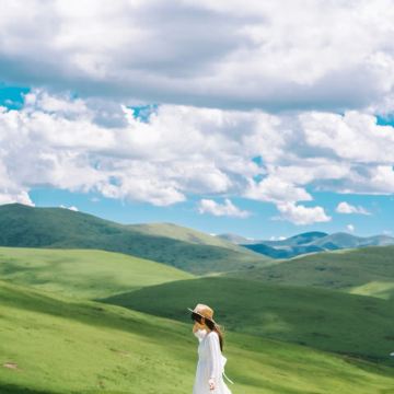 成都+九寨沟+峨眉山市+乐山+三星堆博物馆+都江堰8日7晚私家团