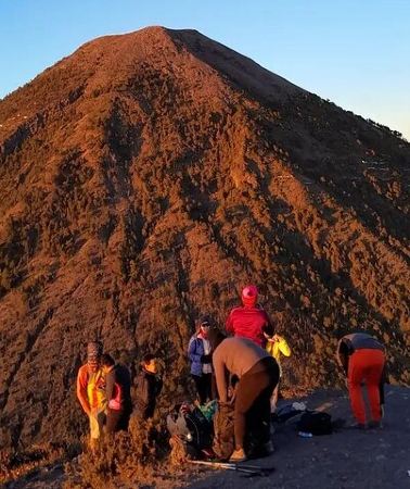 2D1N • Overnight Adventure Hike Acatenango Volcano