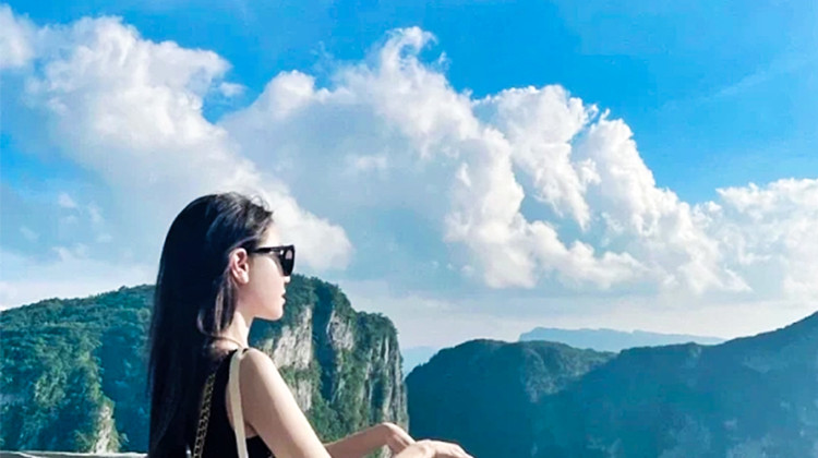 张家界+天门山2日1晚跟团游·100%纯玩•『探秘阿凡达取景地+天门山武陵之魂•湘西神山•99道弯盘山公路•玻璃栈道』+赠张家界大峡谷游船+天门山索道往返+小假期推荐