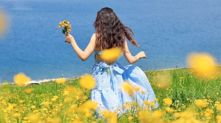 新疆烏魯木齊+北疆7日6晚跟團遊·北疆全景暢遊+春賞草原風光+夏穿獨庫祕境+那拉提深度體驗+無人機航拍 + 賽湖直通車