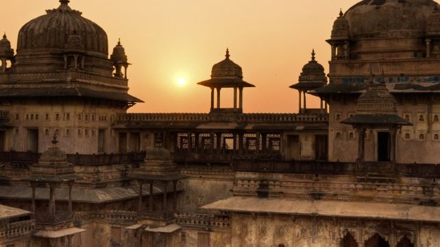 15-Day Essential India Palaces＆Traditions Tour·Delhi, Jaipur, Agra and Varanasi | Taj Mahal, Amber Fort, Ganges River and Hawa Mahal