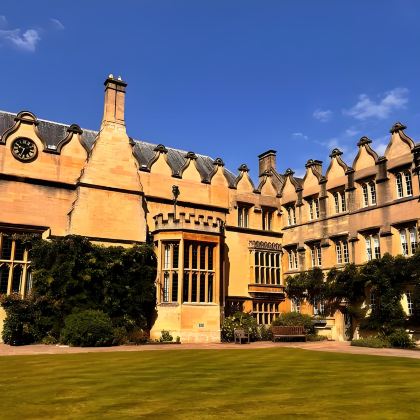 英国大伦敦+剑桥大学+约克大教堂+爱丁堡+格拉斯哥+尼斯湖+曼彻斯特8日7晚拼小团