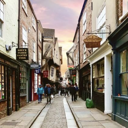 英国伦敦+剑桥+约克+爱丁堡+湖区+牛津+坎特伯雷+多佛尔白色悬崖10日9晚拼小团