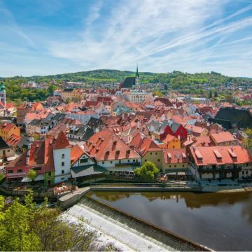 捷克卡罗维发利+比尔森+捷克布杰约维采+克鲁姆洛夫+赫卢博卡城堡4日3晚跟团游