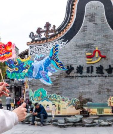 2日1晚 • 廣州2天團 · 連續4年米芝蓮推薦餐廳「腰記飯店」【自家製麵豉醬花腩＋柚皮燜海鱔】連續7年榮登大眾點評必吃榜「滋粥樓」【絲滑順德公粥水火鍋+經典順德菜】保證入住洲際酒店集團旗下~廣州番禺長隆大...