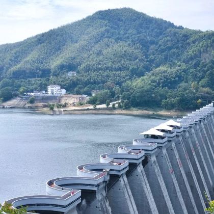 六安+九公寨+红军广场风景区+安徽省皖西博物馆2日1晚私家团