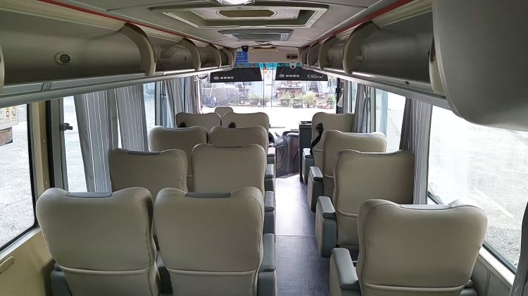 6D5N · Group Tours · Wuzhen + Shanghai + Nanjing + Wuxi + Suzhou + Hangzhou -  Gold tour guide