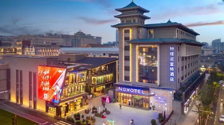 5D4N · Group Tours ·  Terracotta Army + Xi'an City Wall + Xi'an Museum + Han Yangling National Archaeological Site Park, a  tour for history buffs, museum lovers, and cultural explorers.