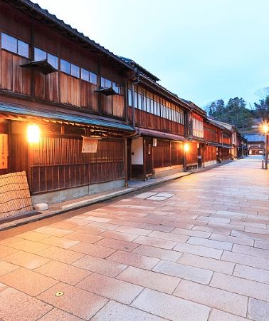 8天7晚 • 【日本北陸昇龍道經典遊】名古屋+高山陣屋+白川鄉+金澤兼六園+長野善光寺+輕井澤高原教會+石之教會+雲湯池+白絲瀑布+1日自由時光