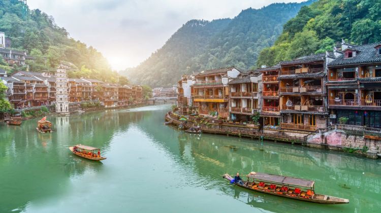 6-Day Scenic Hunan Group Tour·Zhangjiajie National Park, Glass Bridge & Tianmen Highlights