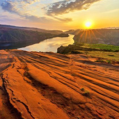 延安+陕西波浪谷景区+甘泉大峡谷4日3晚私家团