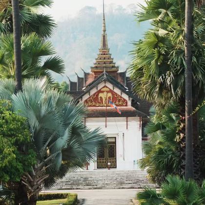 中国昆明+老挝琅勃拉邦+万荣+万象7日6晚私家团