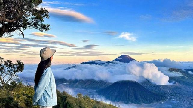 賽武千層瀑布+布羅莫火山+伊真火山+羅威納海灘+佩妮達島+科莫多島9日8晚·孤獨星球+印尼推薦行程+佩妮達島含精靈墜崖+破碎沙灘+天神浴池+浮潛+科莫多含帕達爾島+粉紅沙灘+科莫多龍+月牙沙灘+浮潛看魔鬼魚