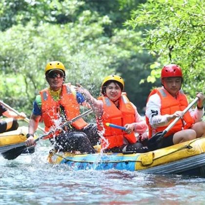 广西德天跨国瀑布景区+古龙山大峡谷2日1晚跟团游