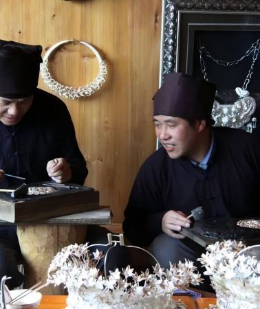 10D9N • From Kunming: 10-Day Guizhou and Yunnan Cultural Tour