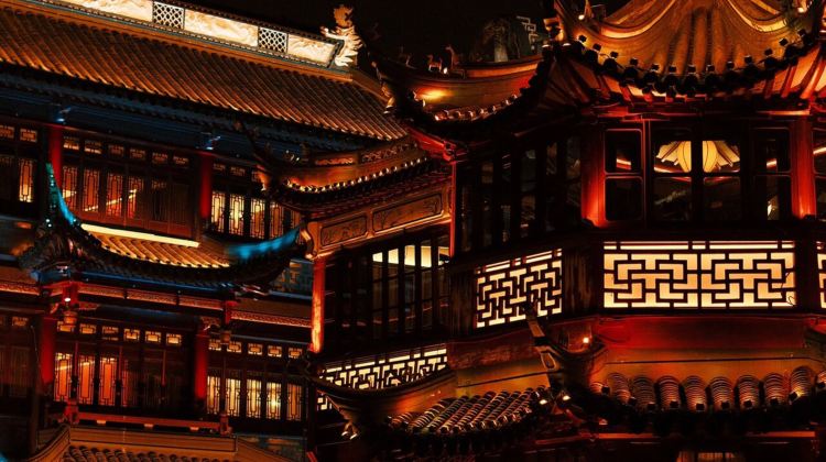 5-Day Essence of Shanghai Private Tour·Former French Concession, The Bund, Shanghai Jade Buddha Temple, Zhujiajiao Ancient Town, Qushui Garden, The City Temple of Shanghai