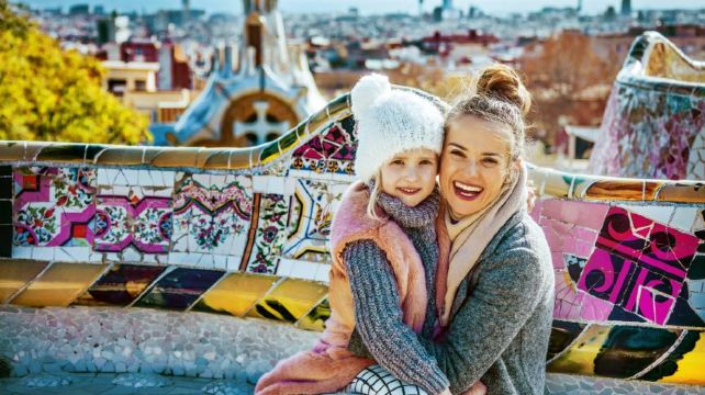 <9天>【轻享之旅 浓情西葡▪热烈伊比利亚】
·6-15人中文小团：含景点门票+红宫入内+圣家堂官导讲解+西班牙双都(马德里+托莱多)+高迪之城巴塞罗那+漫步龙达小镇+自选品尝百年老店蛋挞