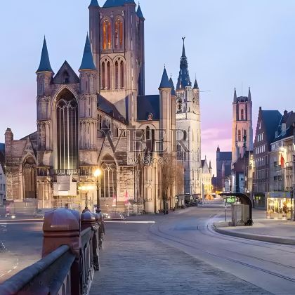 比利时+布鲁塞尔大广场+比利时漫画中心+布鲁日钟楼+伯爵城堡+格罗宁格博物馆6日5晚拼小团