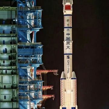 嘉峪关+东风航天城+东风革命烈士陵园3日2晚跟团游