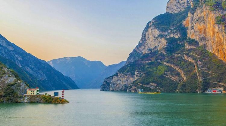 4-Day Yangtze River Deluxe Cruise 4D/3N from Chongqing to Yichang