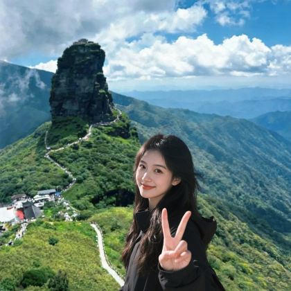 贵州贵阳+黄果树景区+织金洞+梵净山+荔波+西江千户苗寨+镇远古城7日6晚拼小团