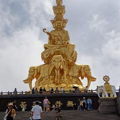 峨眉山+乐山大佛2日1晚跟团游