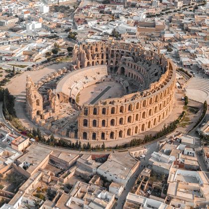 突尼斯+凯鲁万+杜加古城+托泽尔+苏斯6日5晚跟团游