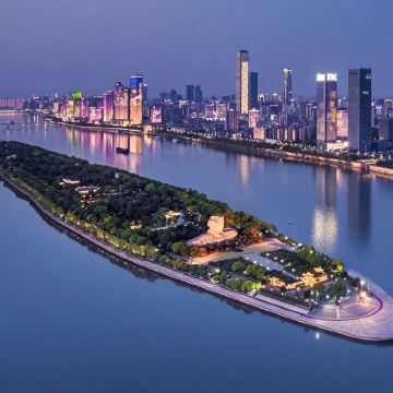 长沙+橘子洲景区+岳麓山+刘少奇故里+韶山+毛泽东同志故居2日1晚跟团游