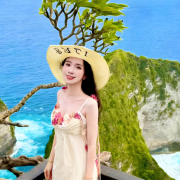 印度尼西亚巴厘岛+布罗莫火山+赛武千层瀑布+伊真火山+罗威纳海滩+佩妮达岛6日5晚私家团