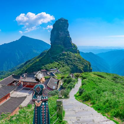 贵州贵阳+黄果树景区+梵净山+荔波+西江千户苗寨+镇远县6日5晚跟团游