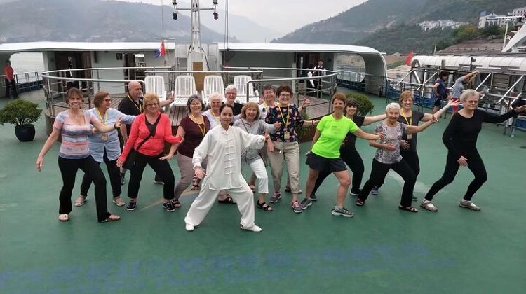 4-Day Yangtze River Cruise Tour from Chongqing to Yichang · Snowy Jade Cave and Three Gorges Dam
