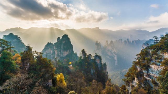 2-Day Breathtaking Zhangjiajie Adventure Private Tour·Tianmenshan National Forest Park, Tianzi Mountain and Ten Mile Gallery