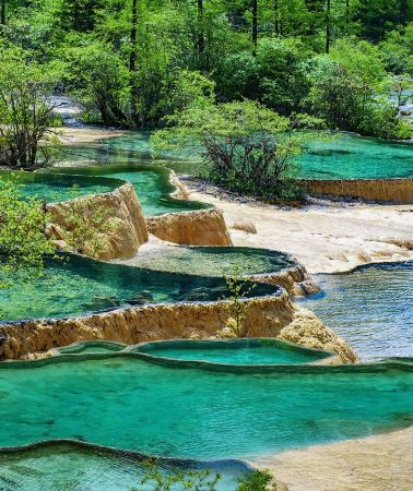6D5N•Chengdu + Jiuzhaigou + Bipenggou + Huanglong National Scenic Area + Dagu Glacier